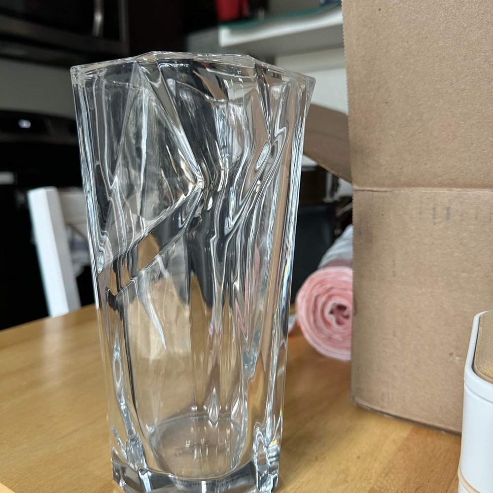 Elegant Clear Glass Vase